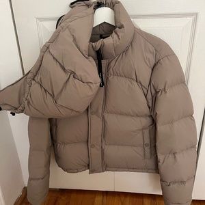 Aritzia Super Puff Shorty - Modern Taupe